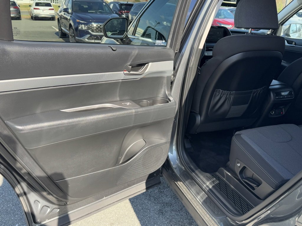 Used 2021 Hyundai Palisade SEL w/ Convenience Package image 18