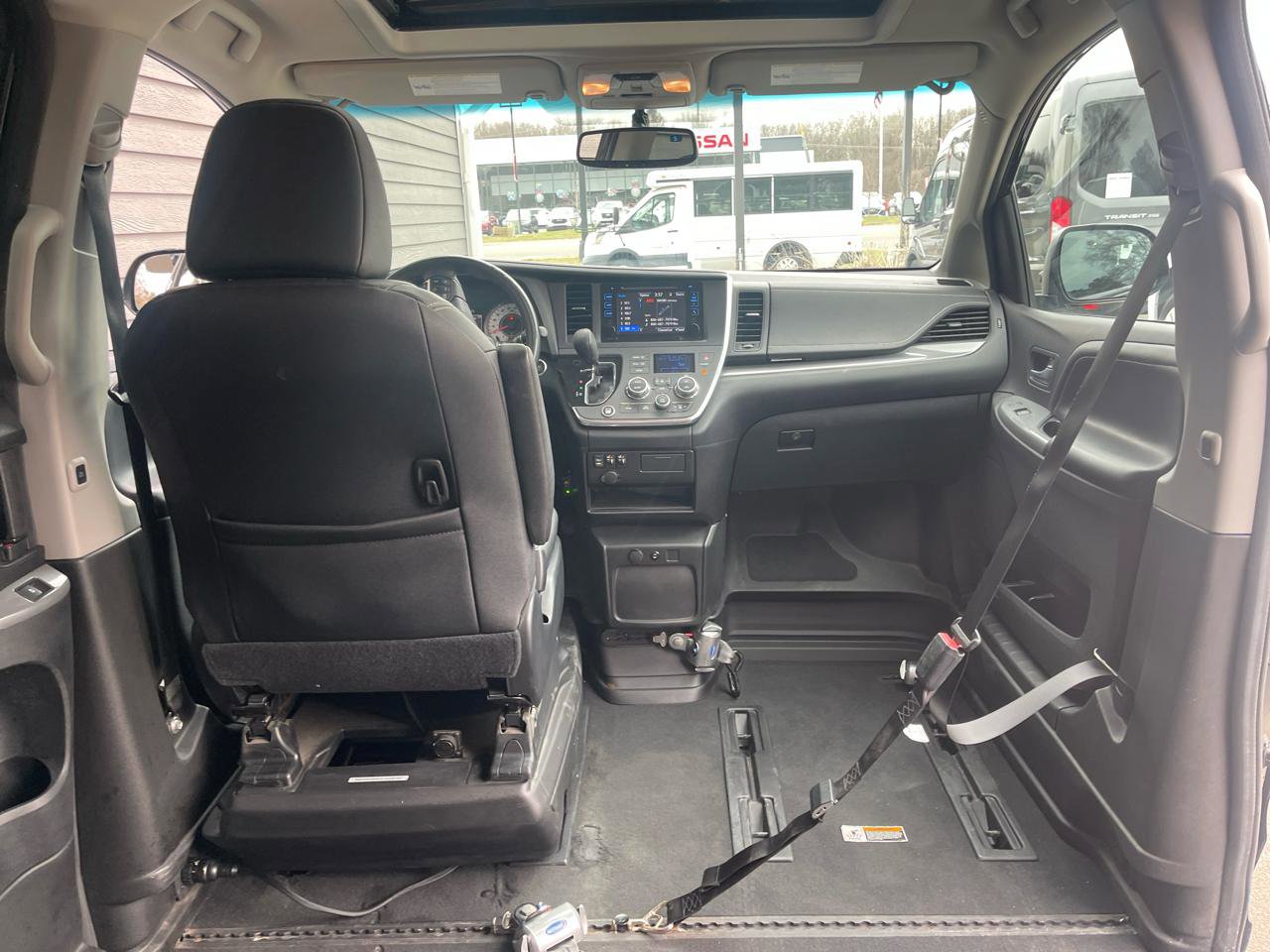 Used 2015 Honda Odyssey EX-L image 3