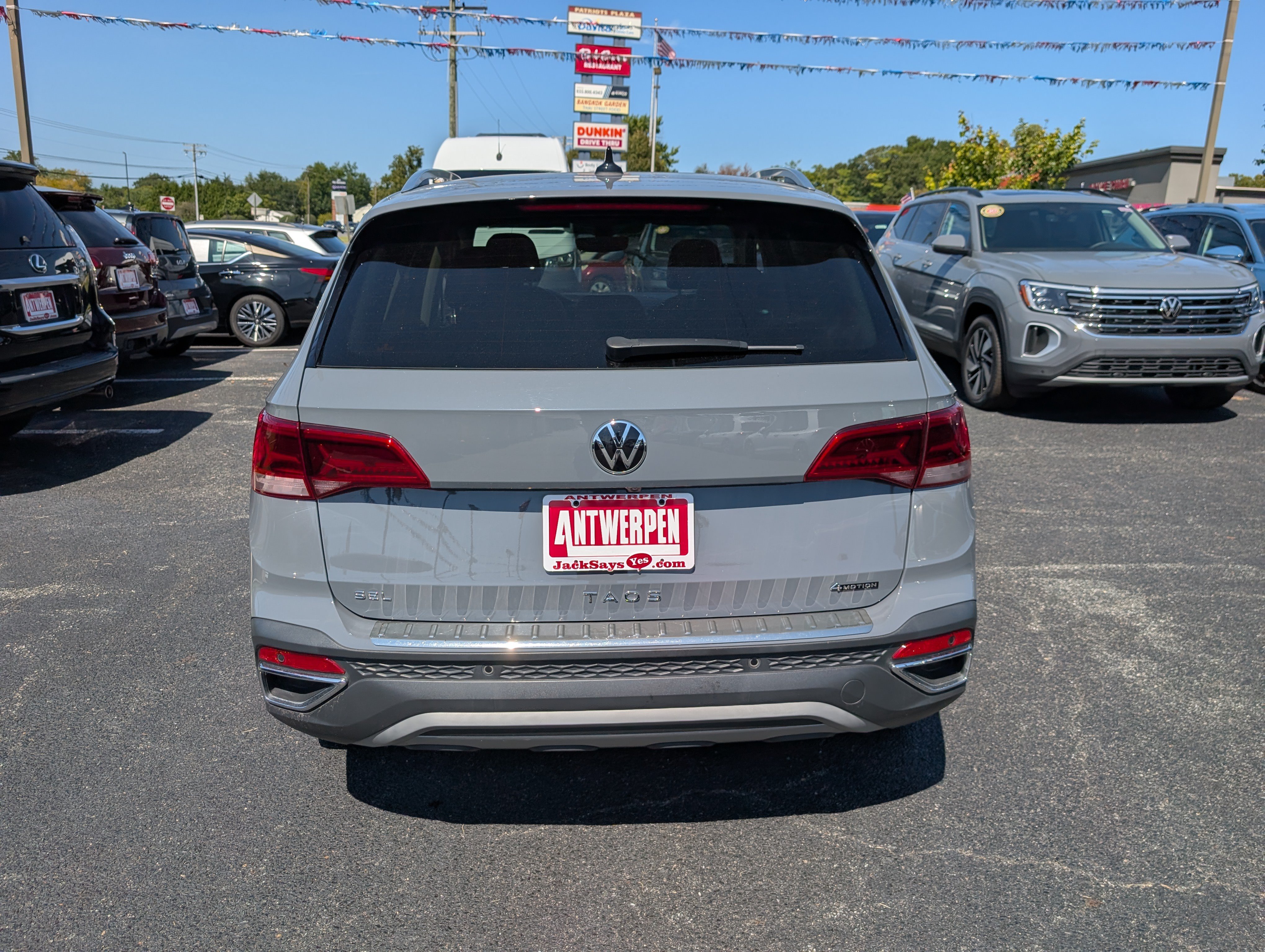 Used 2023 Volkswagen Taos SEL AWD/4WD image 4