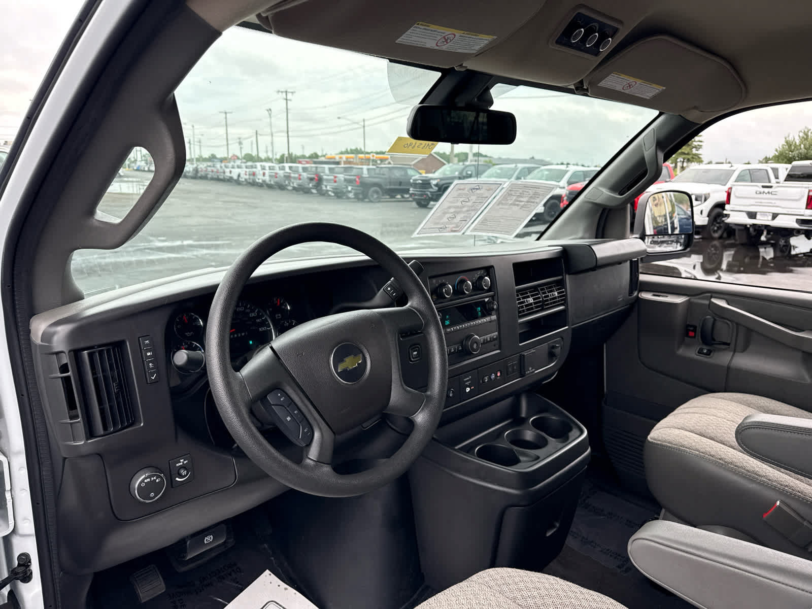 Certified 2025 Chevrolet Express 3500 LT w/ LT Preferred Equipment Group RWD image 12