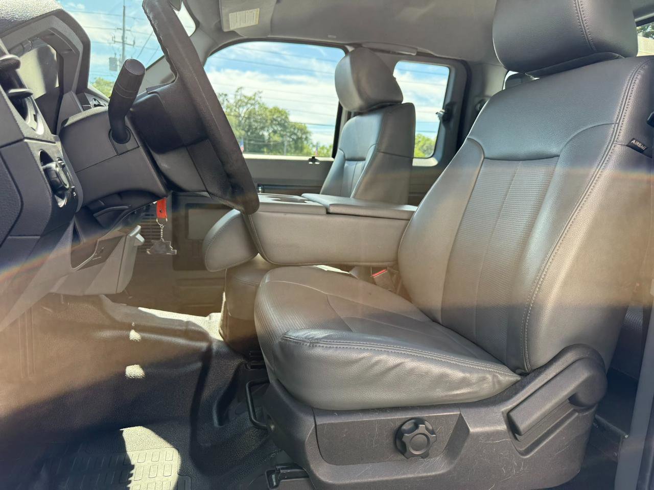 Used 2014 Ford F450 XL w/ Power Equipment Group image 36