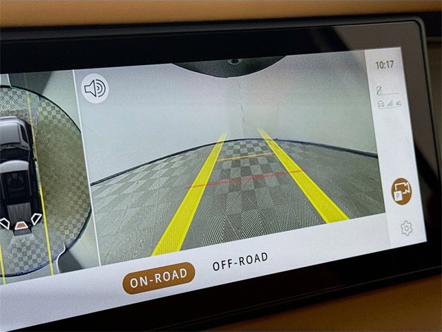 Certified 2023 Land Rover Defender 110 X-Dynamic SE image 17