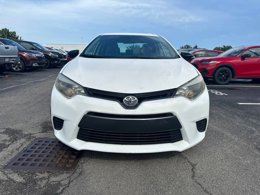 Used 2016 Toyota Corolla LE FWD image 2
