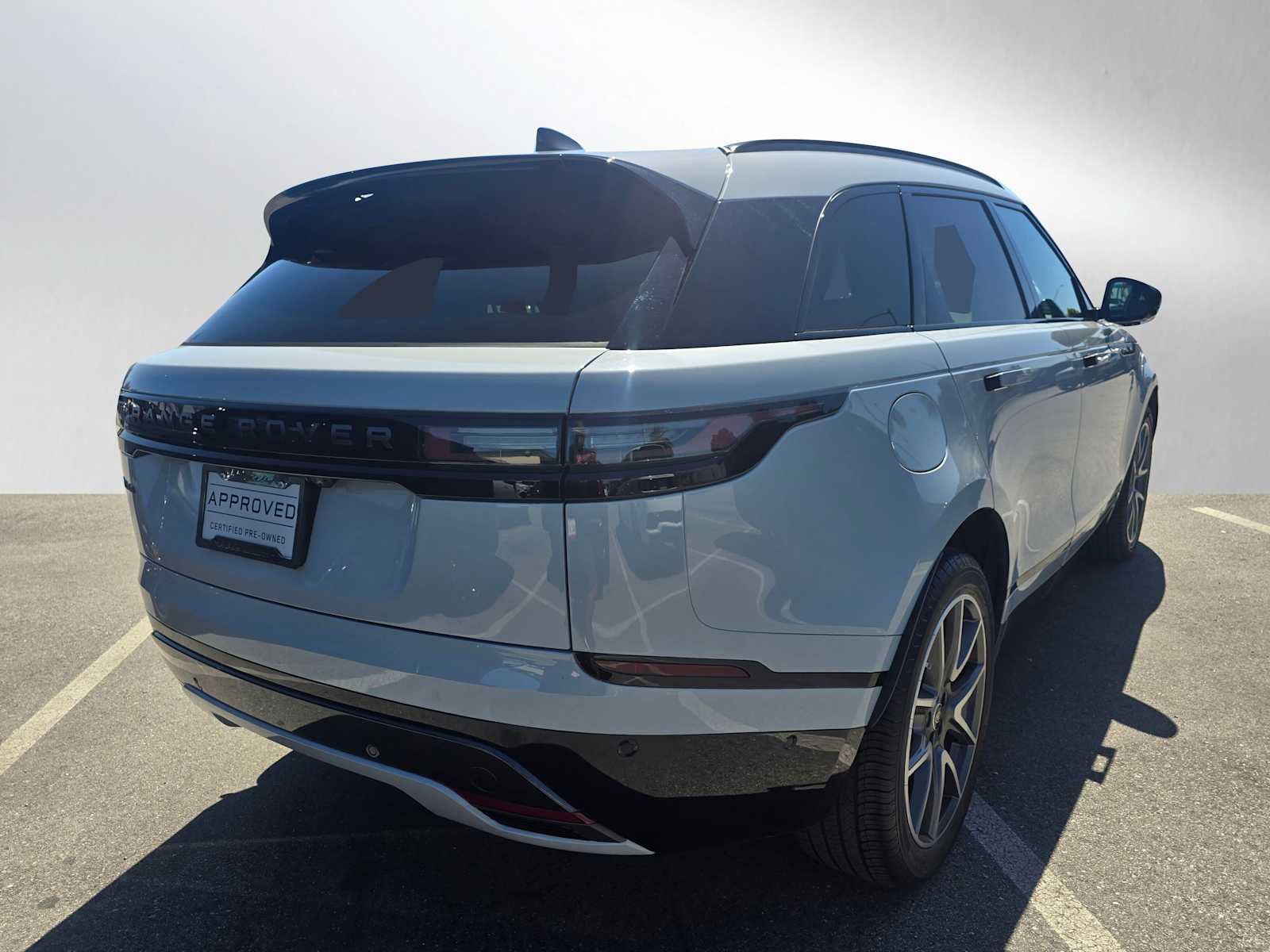 Used 2026 Land Rover Range Rover Velar Dynamic SE AWD/4WD image 5