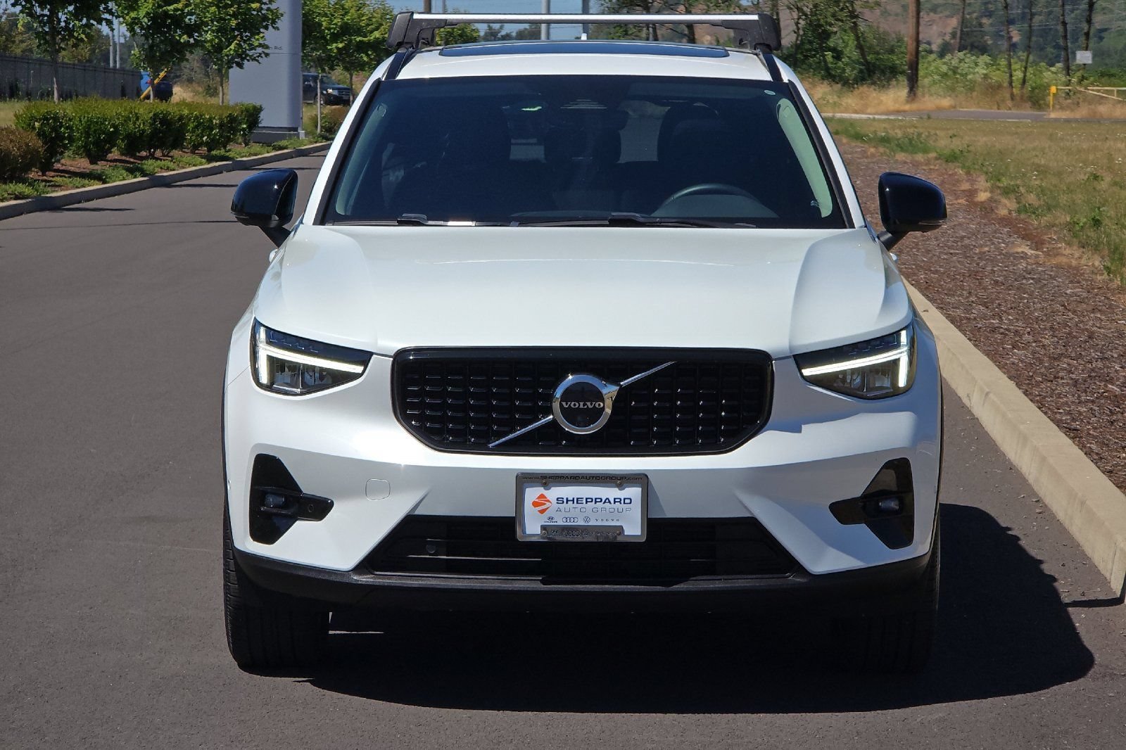 Used 2023 Volvo XC40 B5 Ultimate AWD/4WD image 8