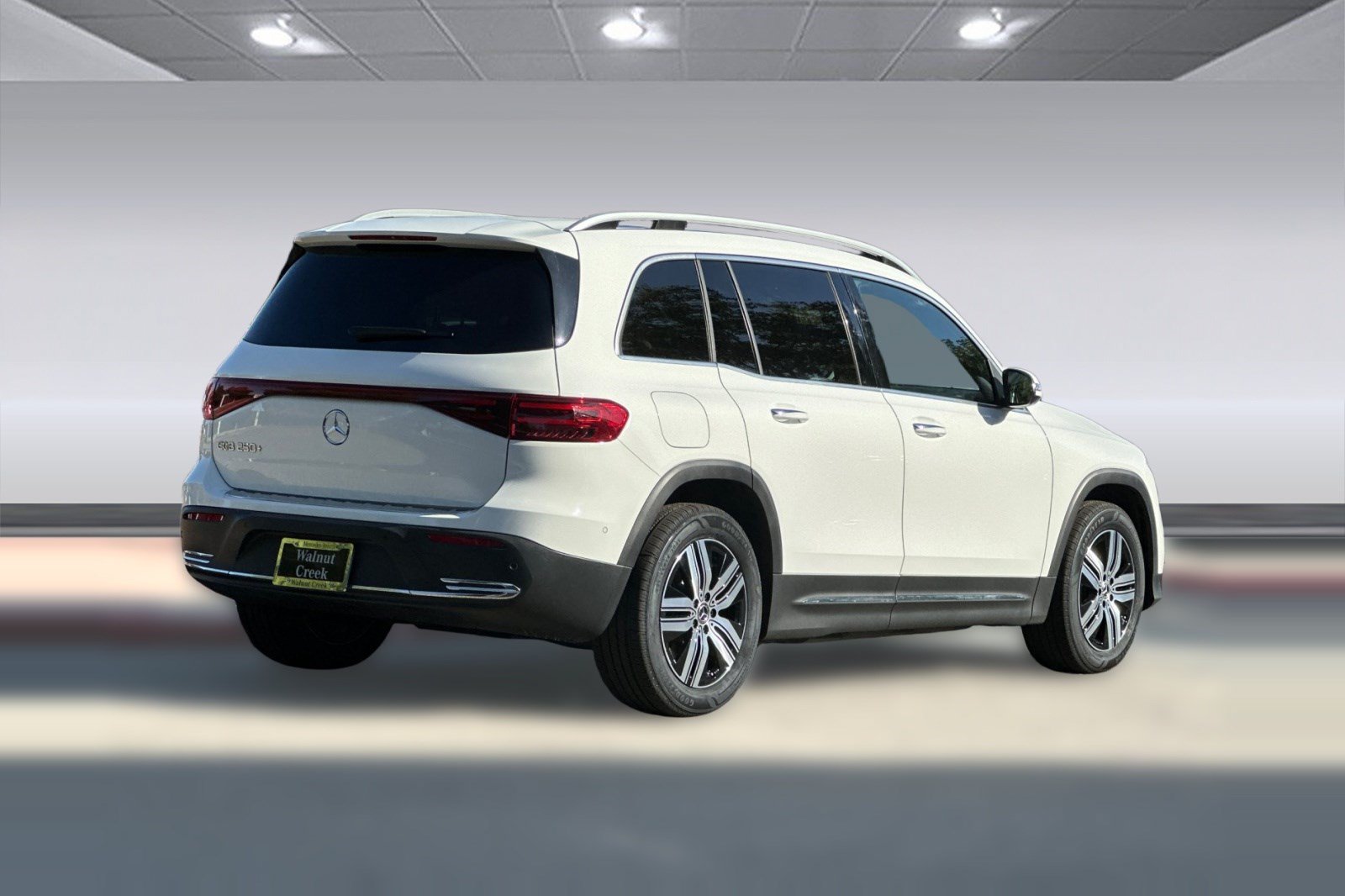 Certified 2024 Mercedes-Benz EQB 250+ image 8
