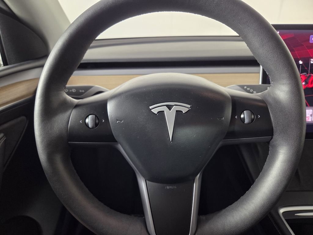 Used 2024 Tesla Model Y Performance image 17