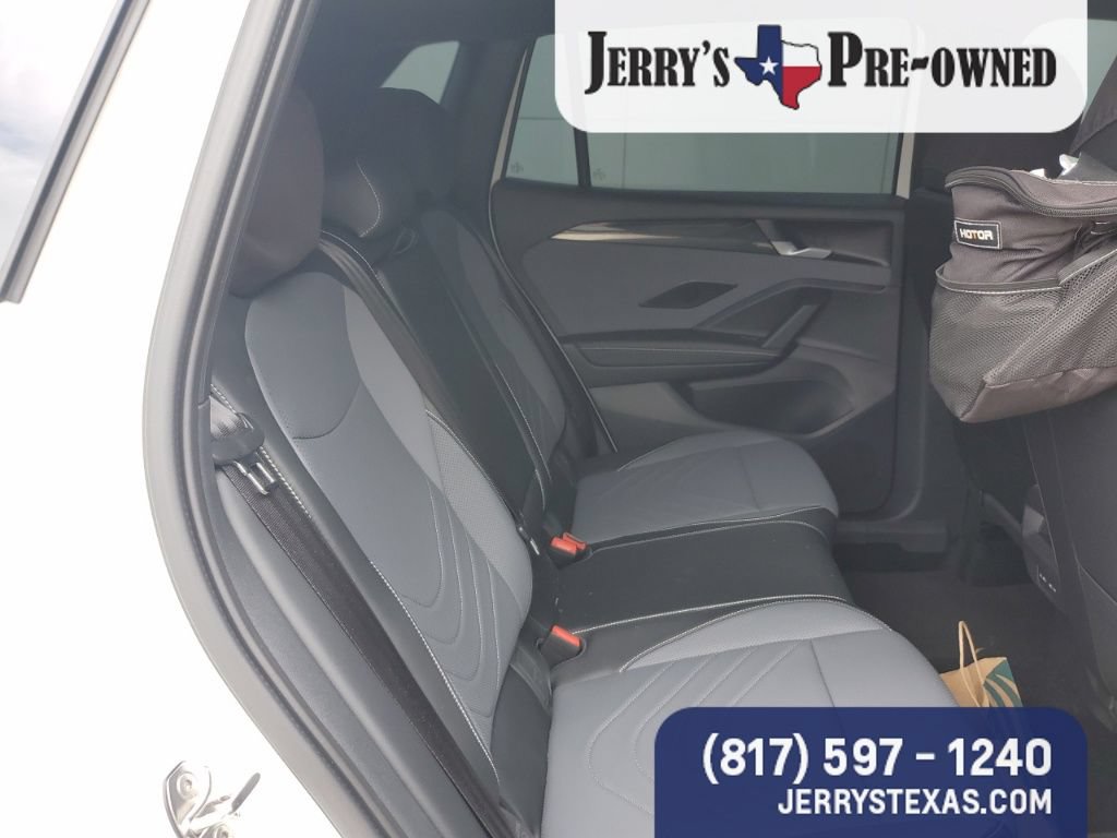 Used 2026 Volkswagen Tiguan SE R-Line FWD image 6