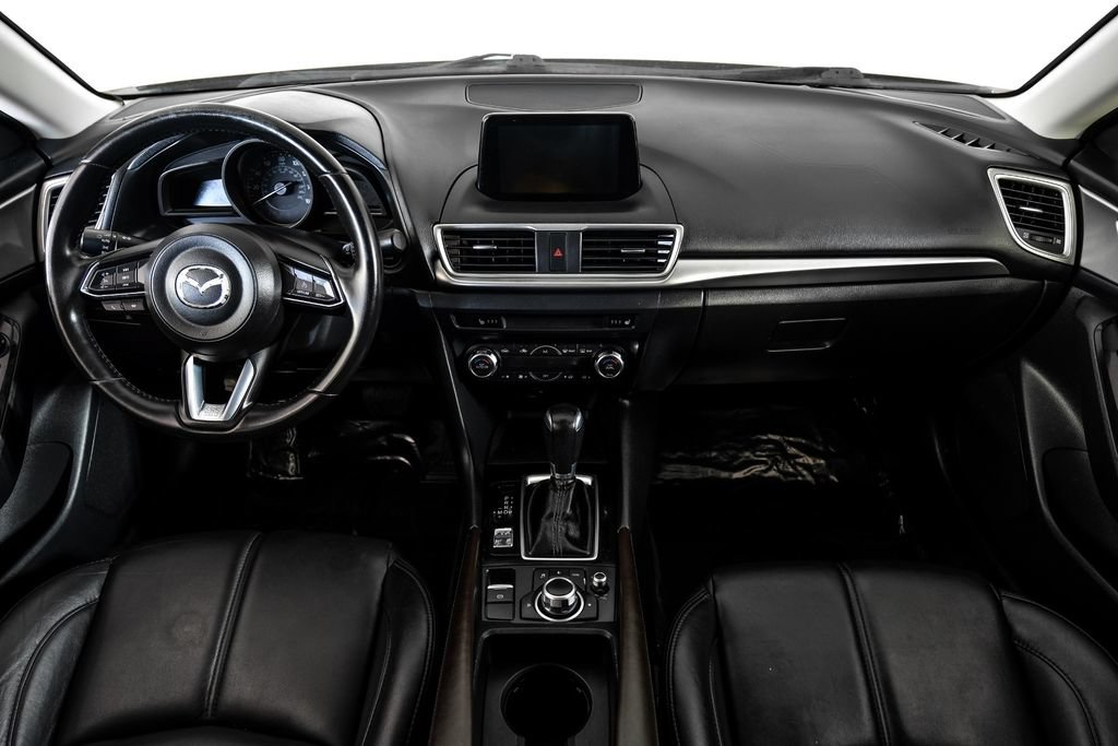 Used 2018 MAZDA MAZDA3 Touring FWD image 11