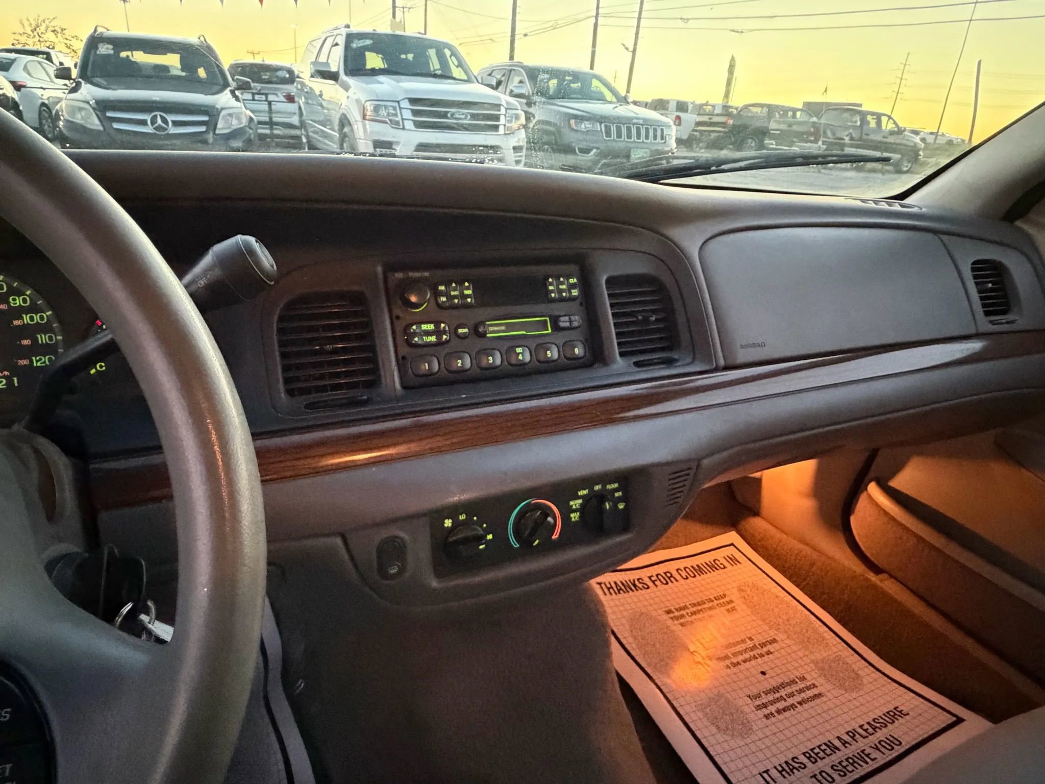 Used 2001 Ford Crown Victoria image 11