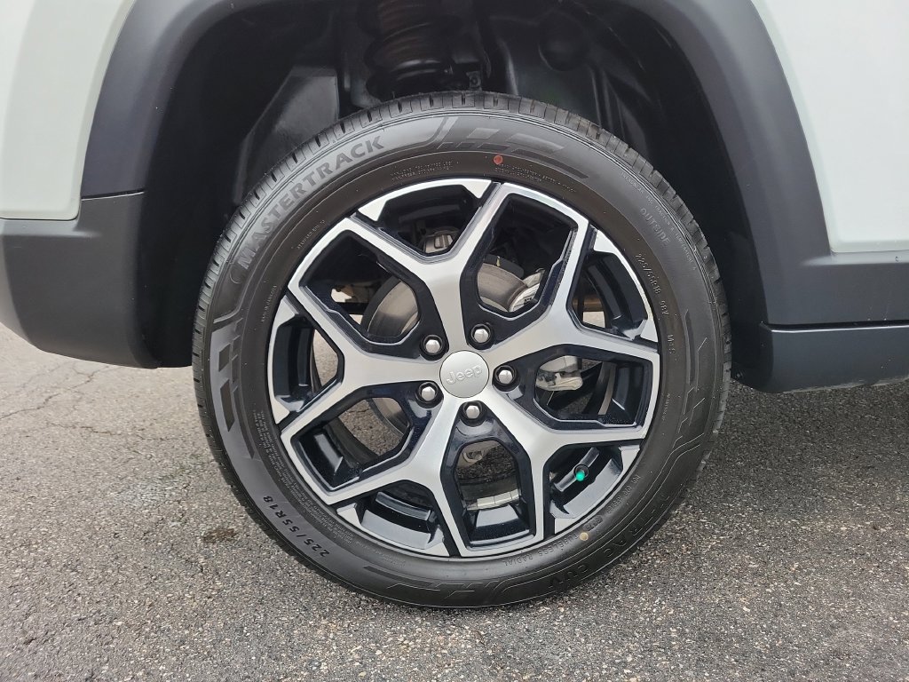 Used 2024 Jeep Compass Limited AWD/4WD image 8