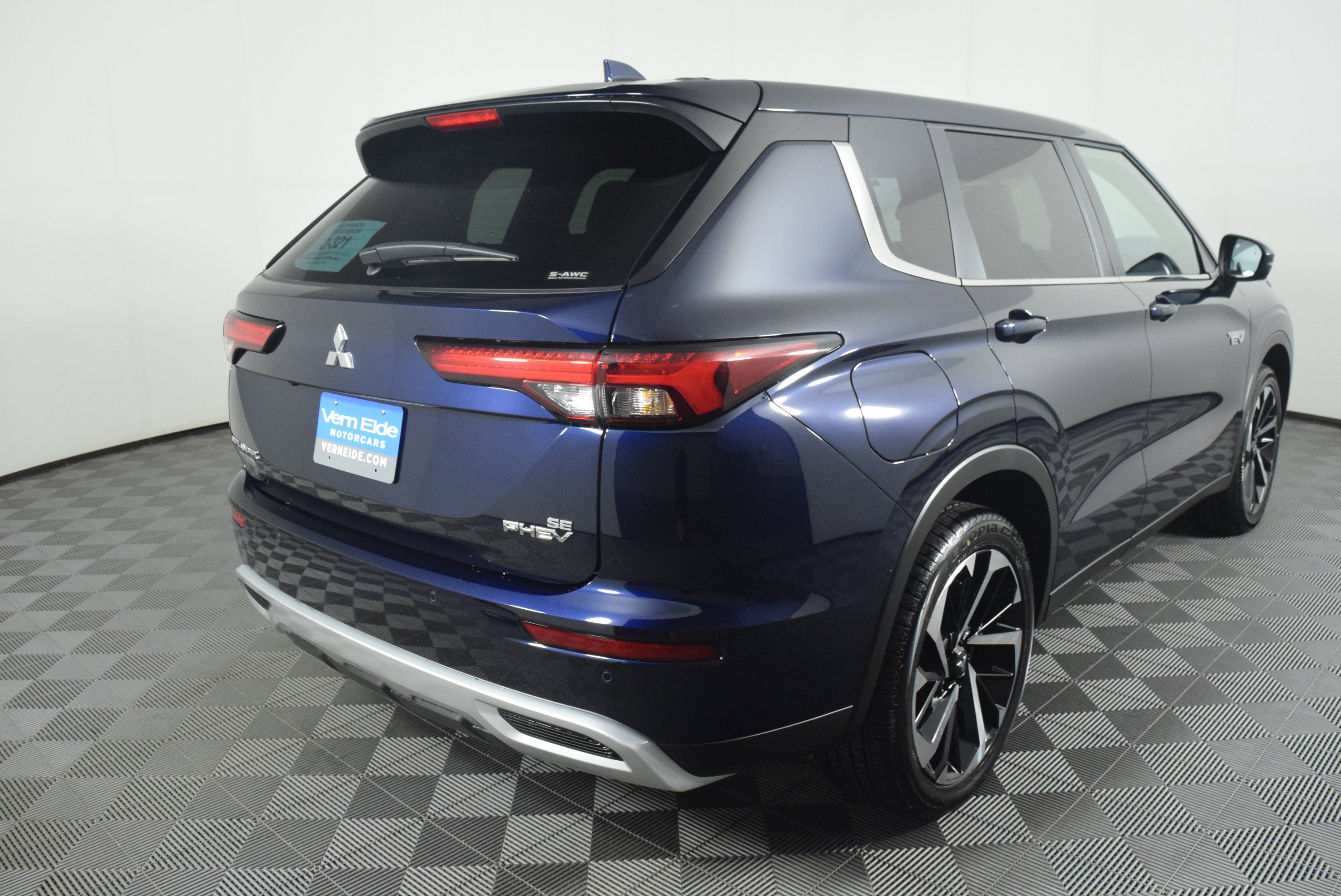 Used 2025 Mitsubishi Outlander SE image 6