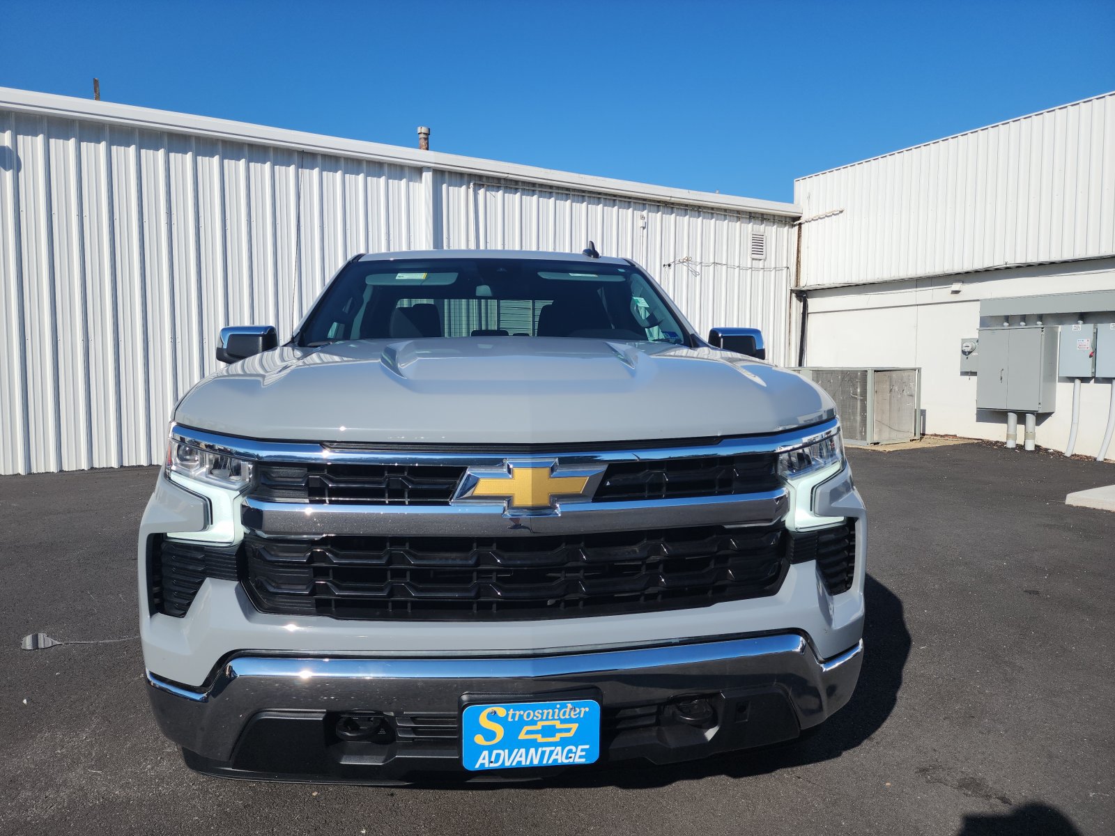 Used 2024 Chevrolet Silverado 1500 LT AWD/4WD image 8