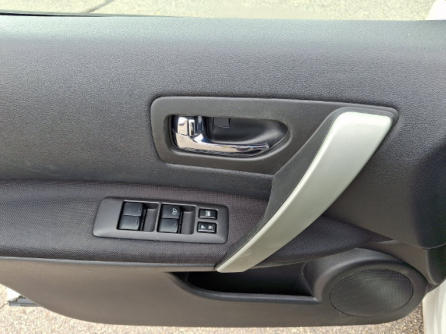 Used 2015 Nissan Rogue S w/ Convenience Package AWD/4WD image 8