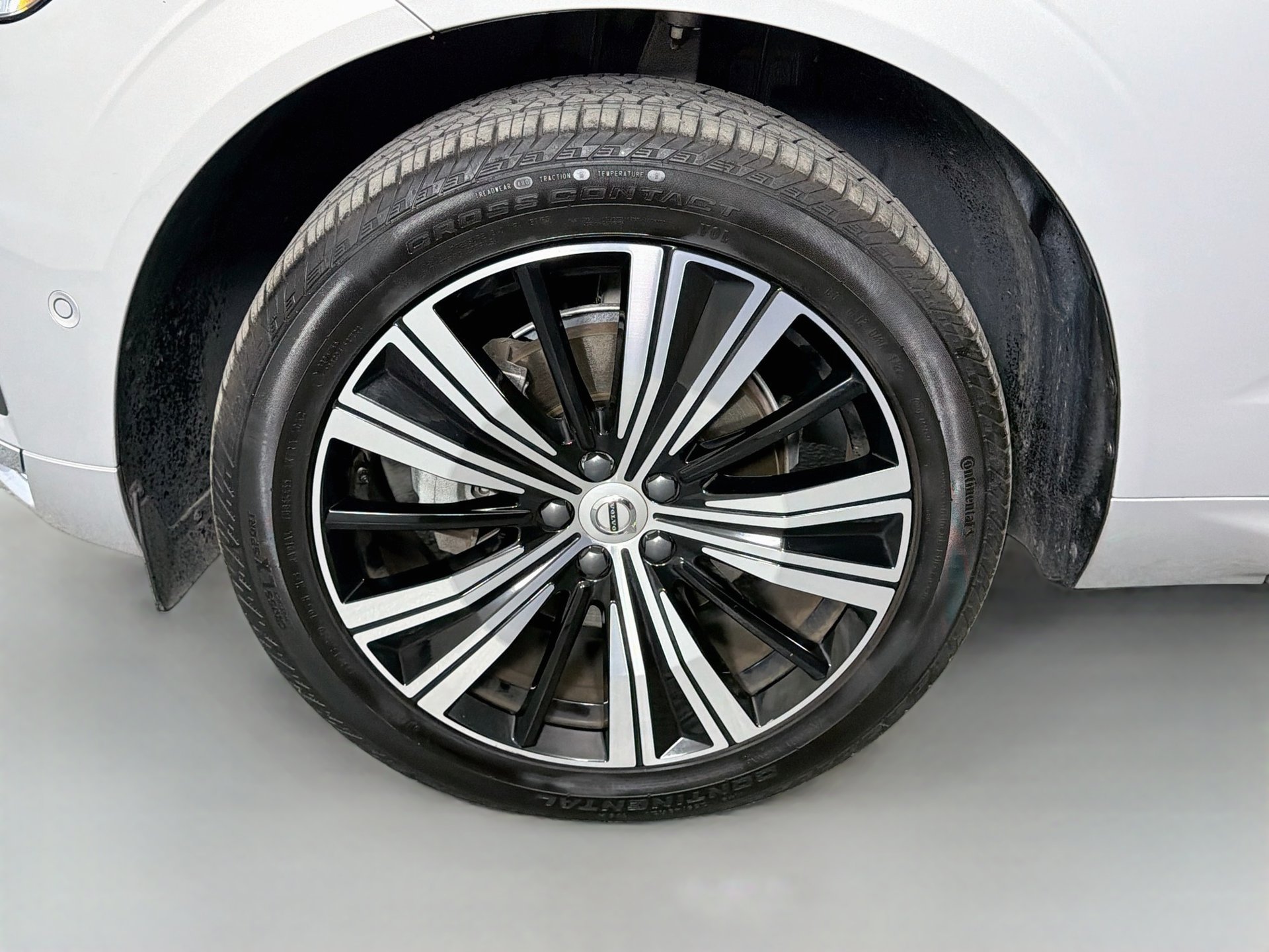 Certified 2023 Volvo XC60 B5 Ultimate w/ Climate Package FWD image 33
