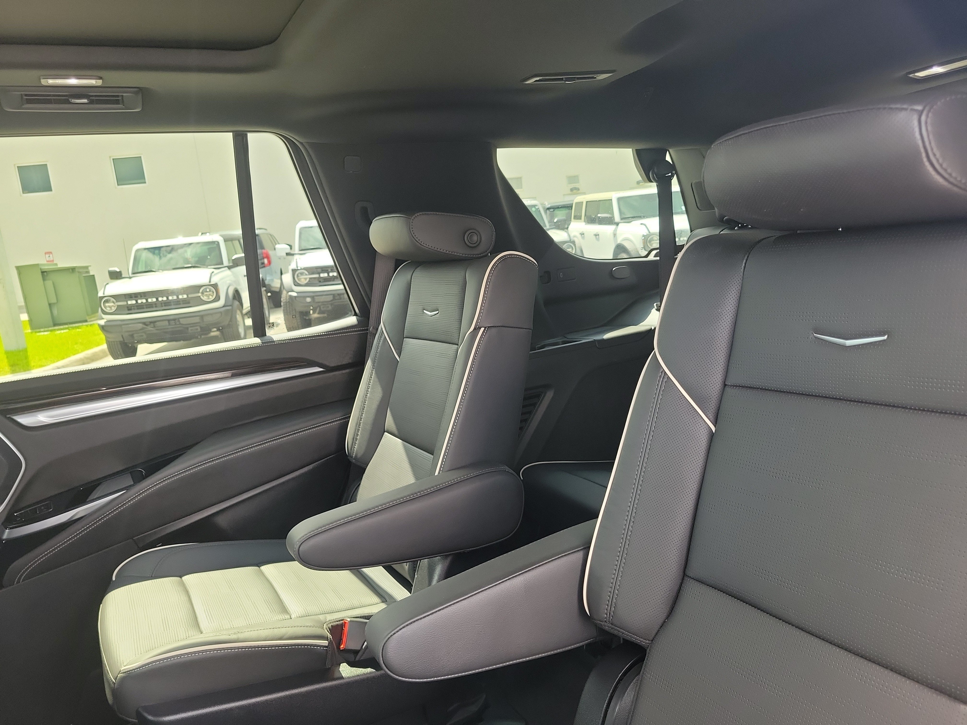 Used 2025 Cadillac Escalade Premium Luxury w/ Touring Package AWD/4WD image 16