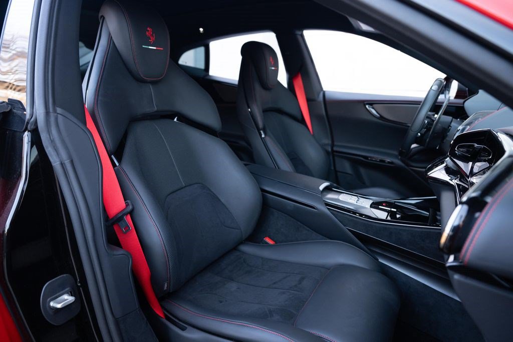 Used 2025 Ferrari Purosangue AWD/4WD image 54