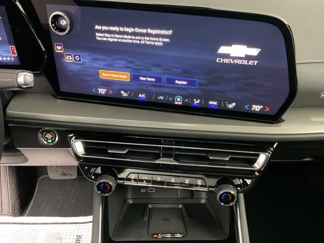 New 2026 Chevrolet Traverse LT w/ Sun and Wheel Package AWD/4WD image 15