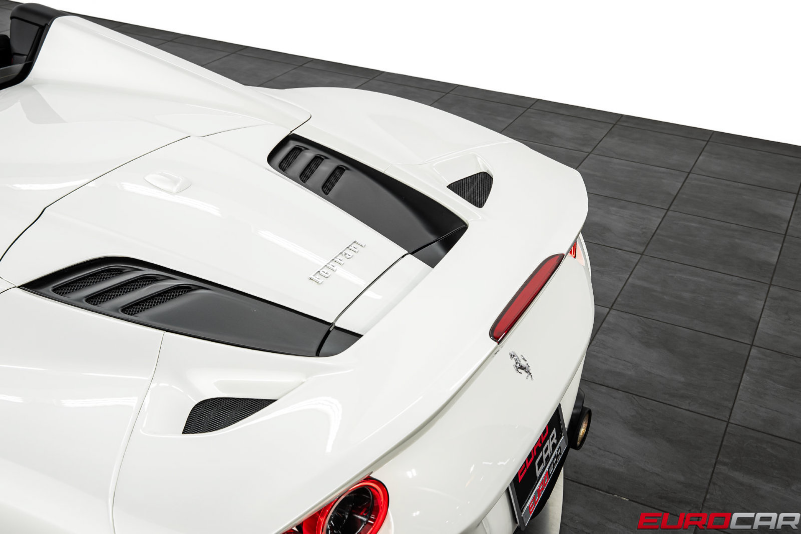 Used 2023 Ferrari F8 Tributo RWD image 22