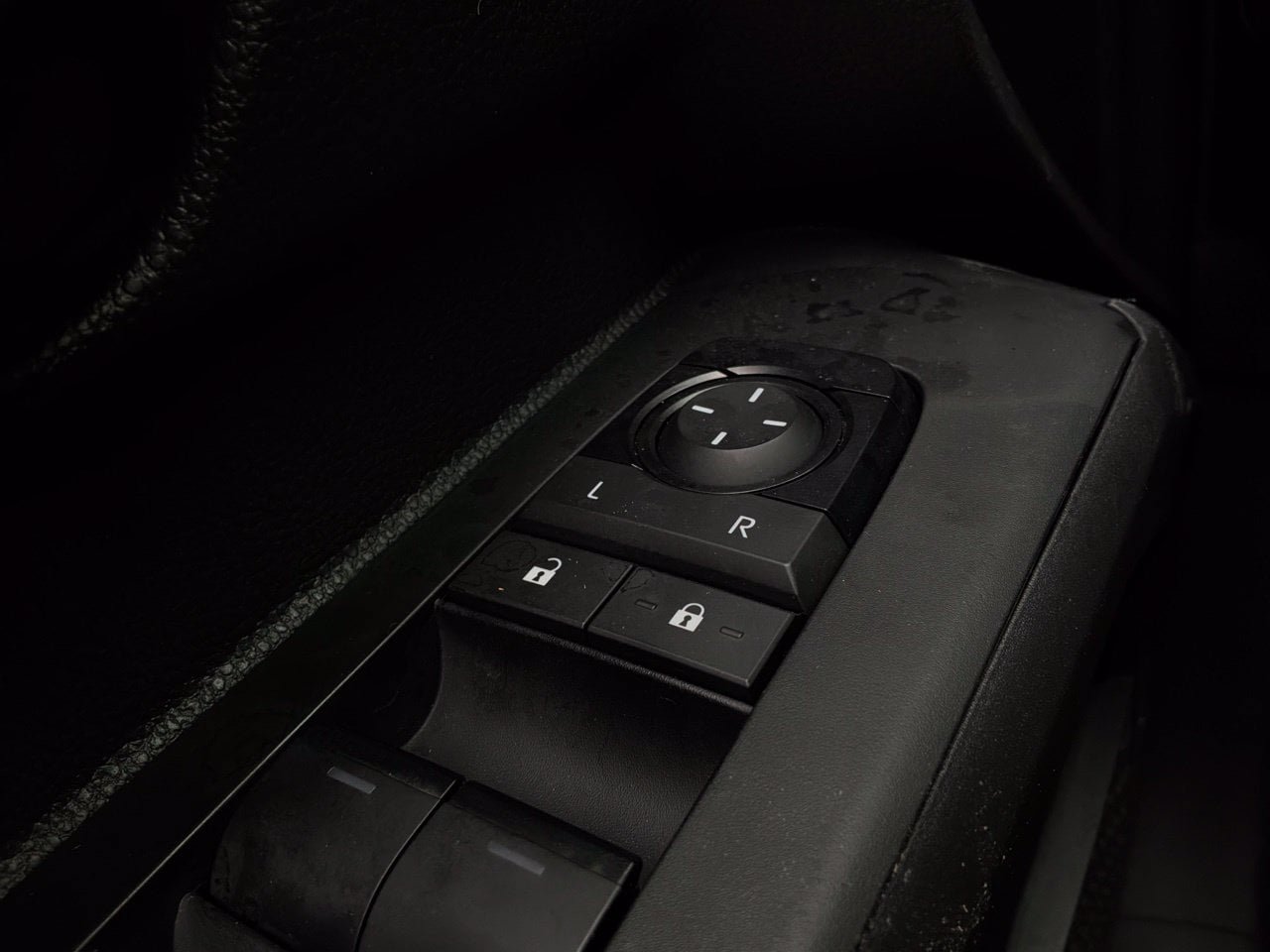 Used 2024 Toyota Tacoma TRD Pro AWD/4WD image 32