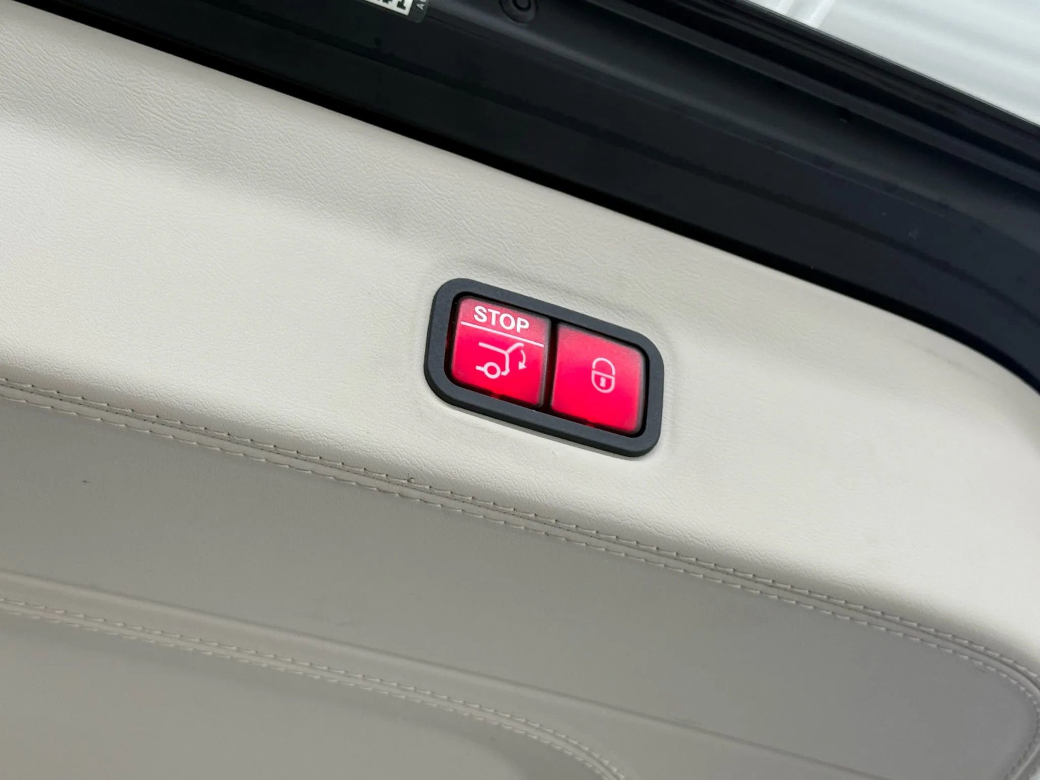 Used 2022 Mercedes-Benz Maybach GLS 600 4MATIC image 45