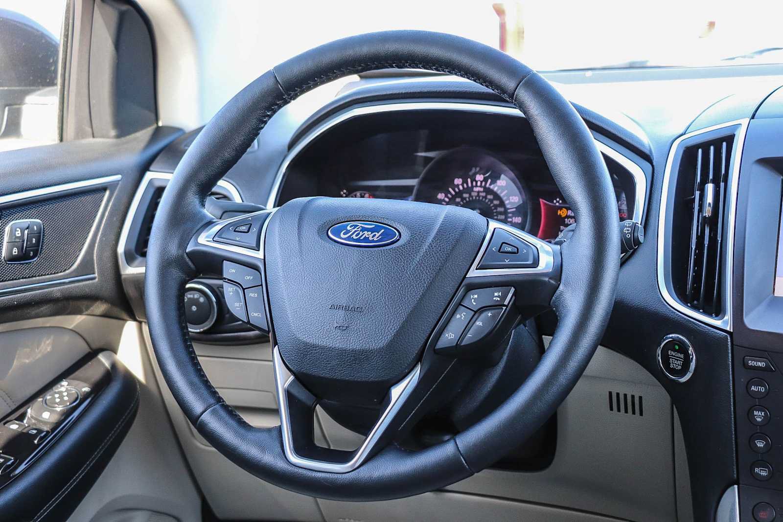 Used 2016 Ford Edge Titanium w/ Class II Trailer Tow Package AWD/4WD image 14