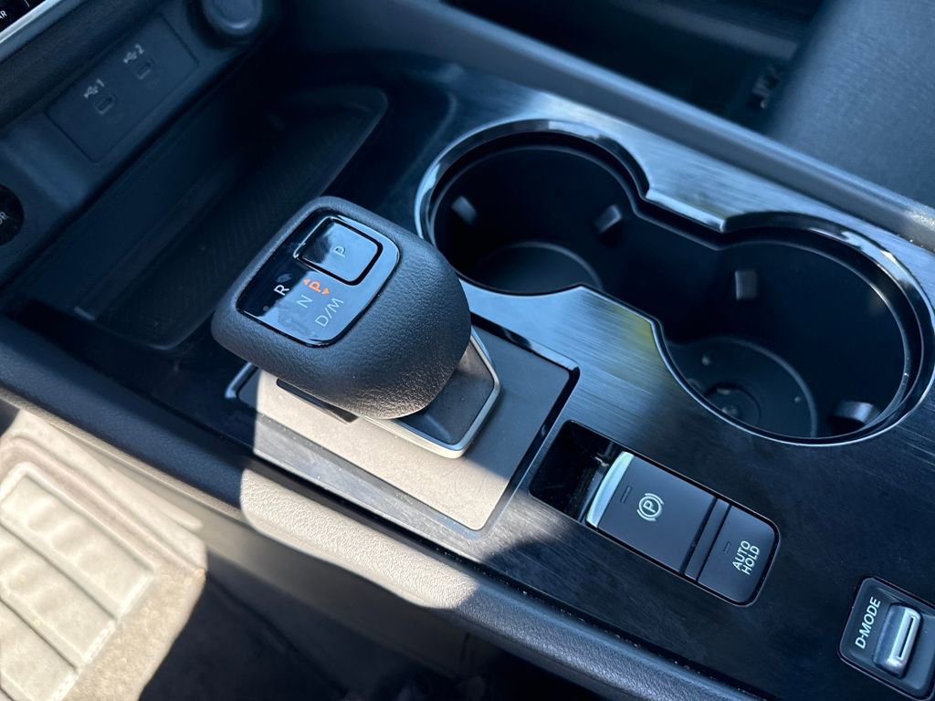 Used 2025 Nissan Rogue SV image 29