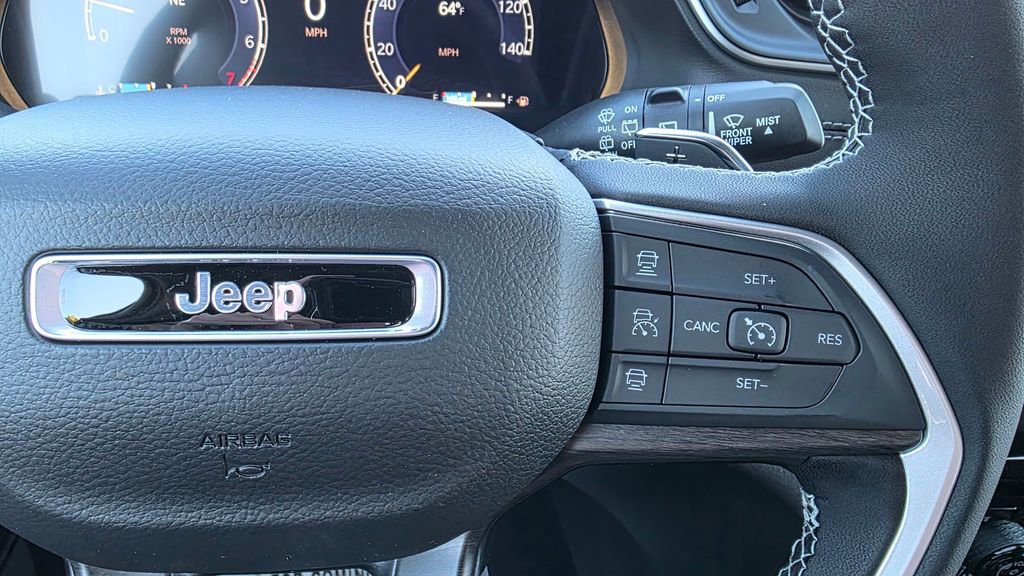 New 2025 Jeep Grand Cherokee Limited w/ Black Appearance Package image 29