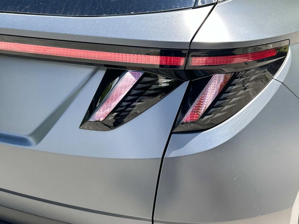 New 2025 Hyundai Tucson Limited FWD image 12