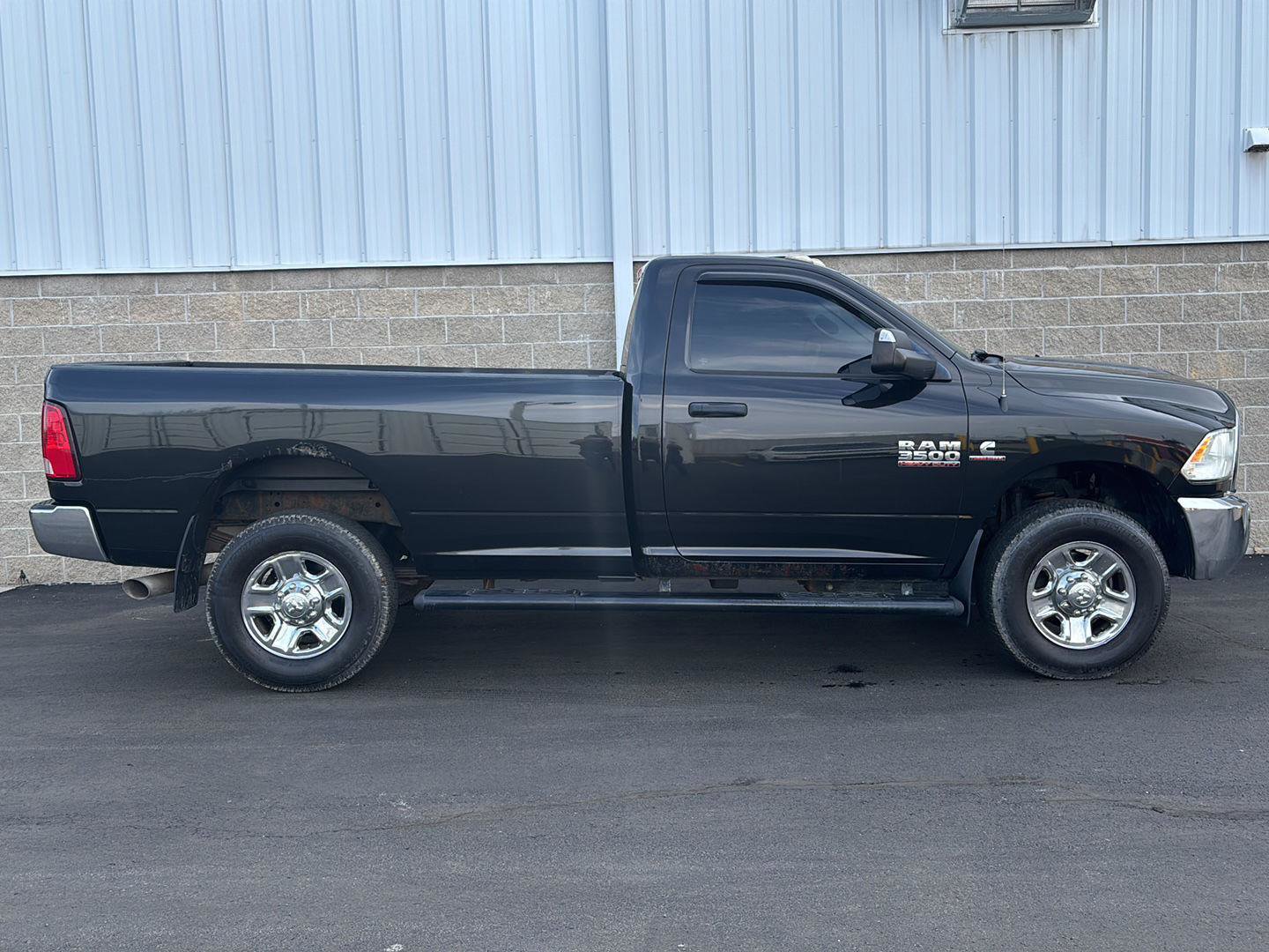 Used 2015 RAM 3500 Tradesman w/ Chrome Appearance Group image 2