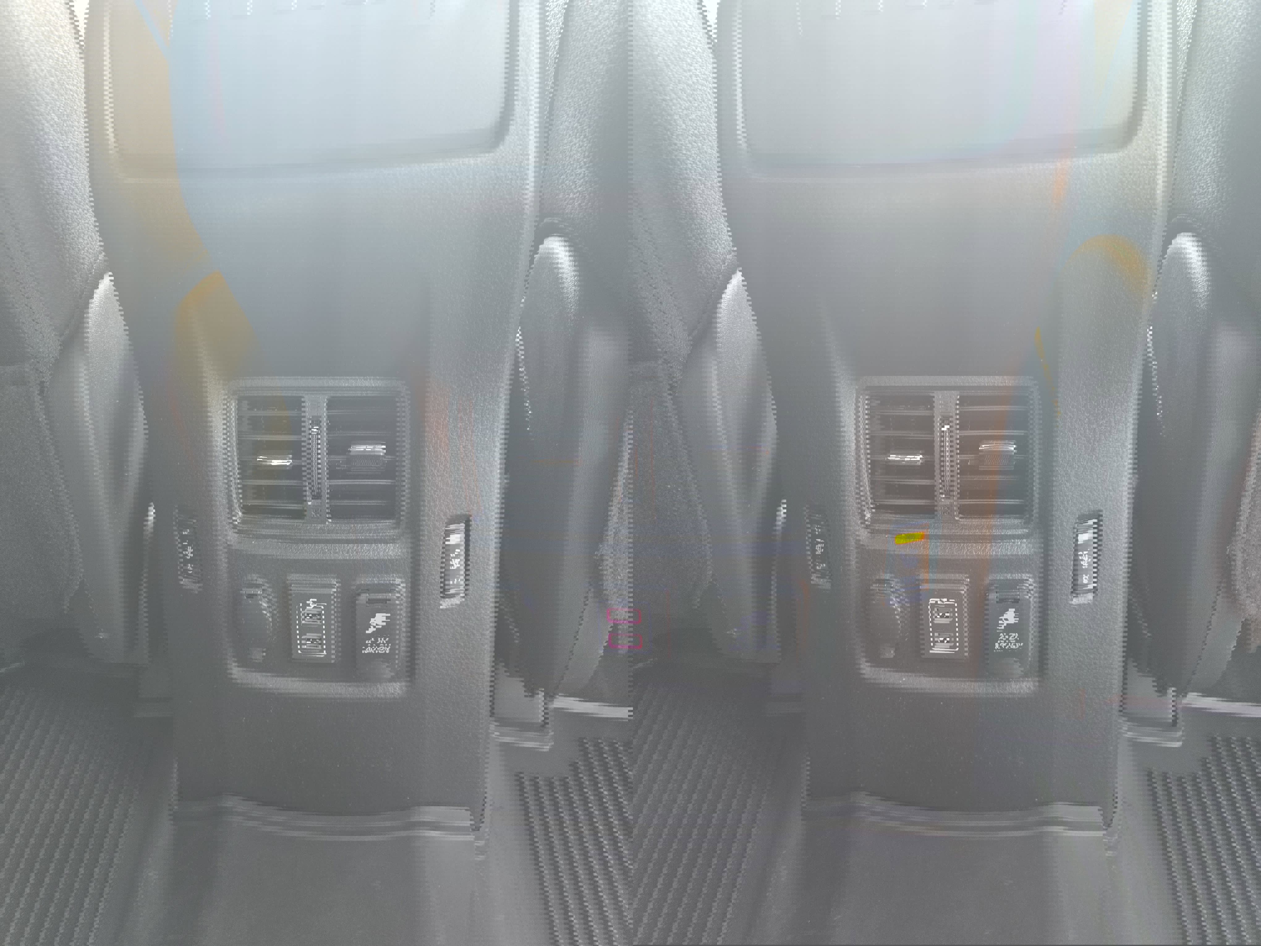 Used 2023 Nissan Titan PRO-4X w/ Pro-4x Convenience Package image 13