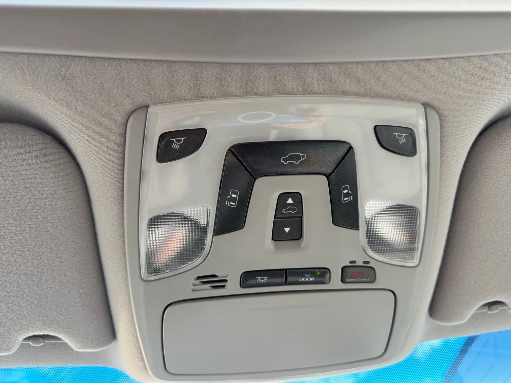 Used 2014 Toyota Sienna XLE w/ XLE Premium Package AWD/4WD image 38