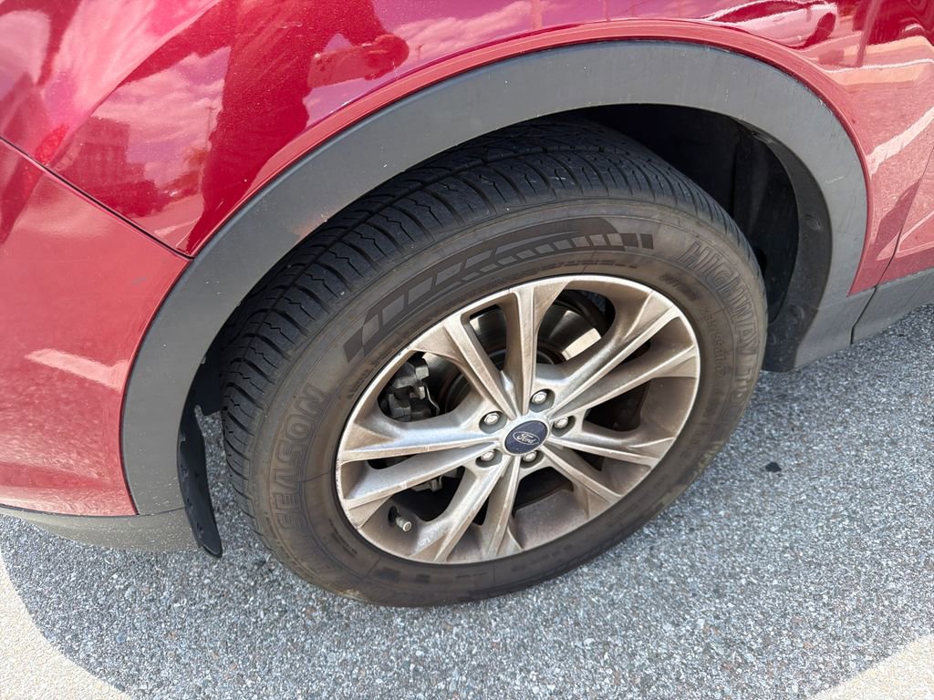 Used 2017 Ford Escape SE w/ Equipment Group 201A image 15