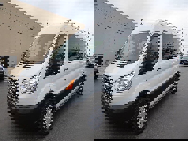 Used 2019 Ford Transit 350 XLT image 3