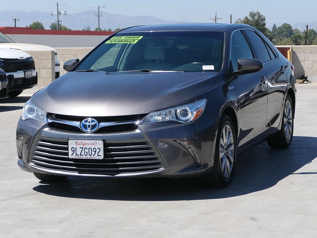 Used 2017 Toyota Camry XLE w/ Moonroof Package FWD image 7