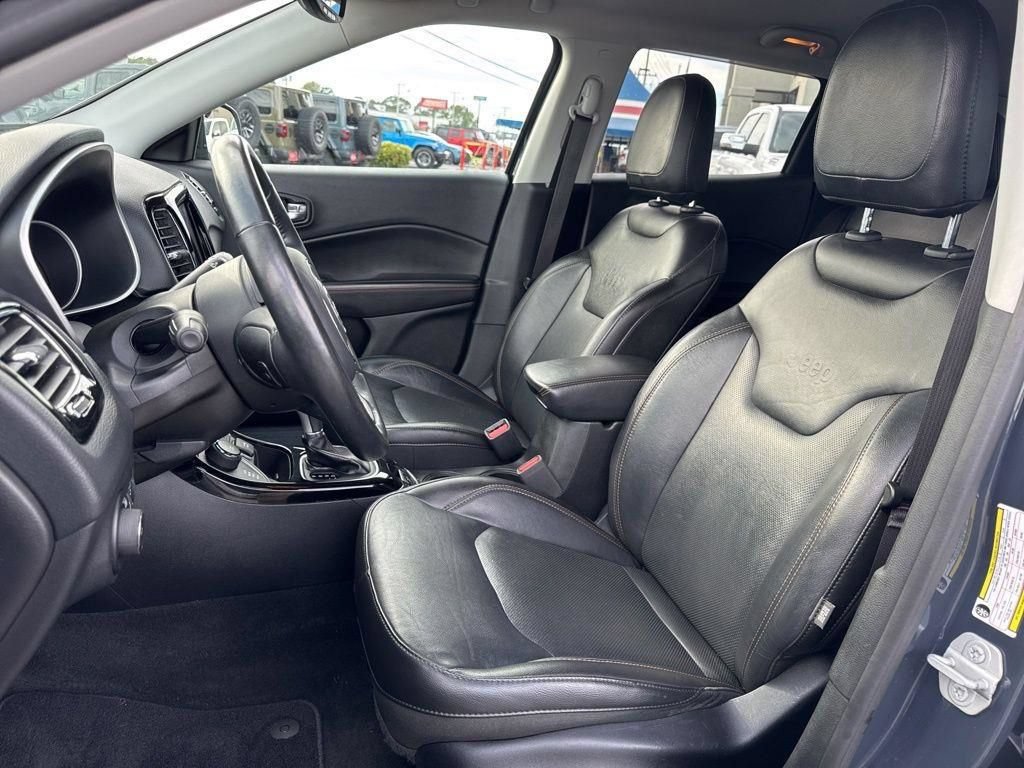Used 2018 Jeep Compass Limited w/ Navigation Group AWD/4WD image 28