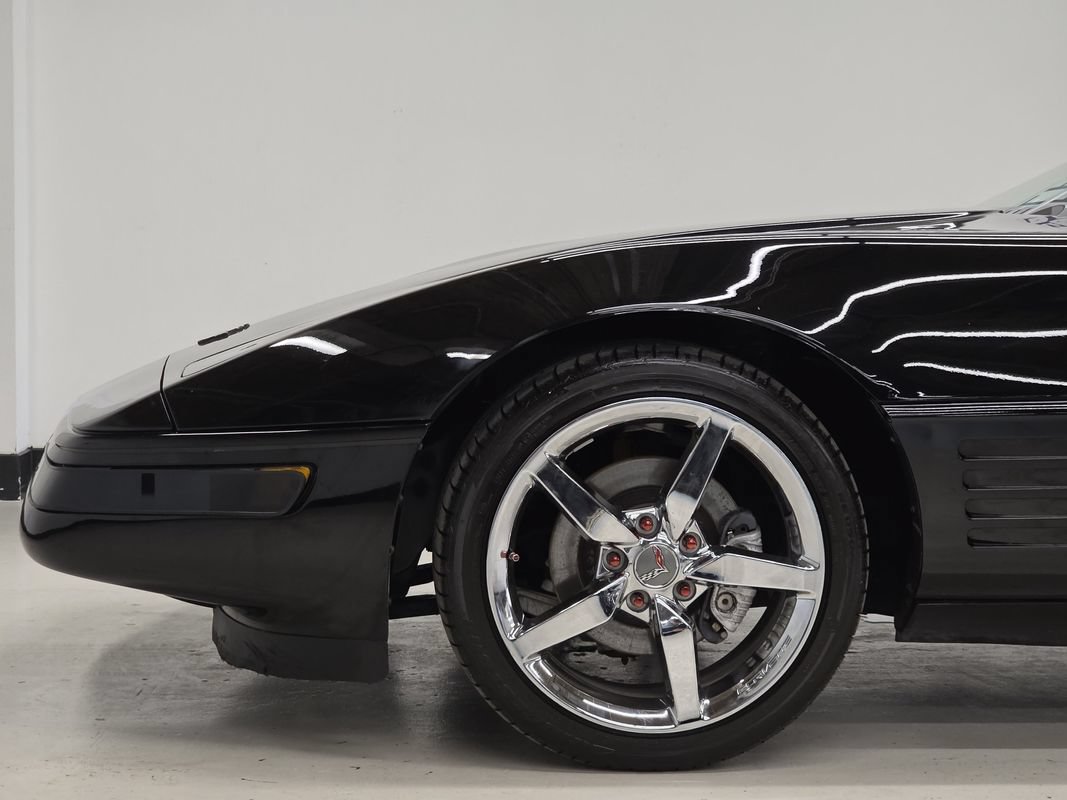 Used 1994 Chevrolet Corvette Coupe RWD image 38