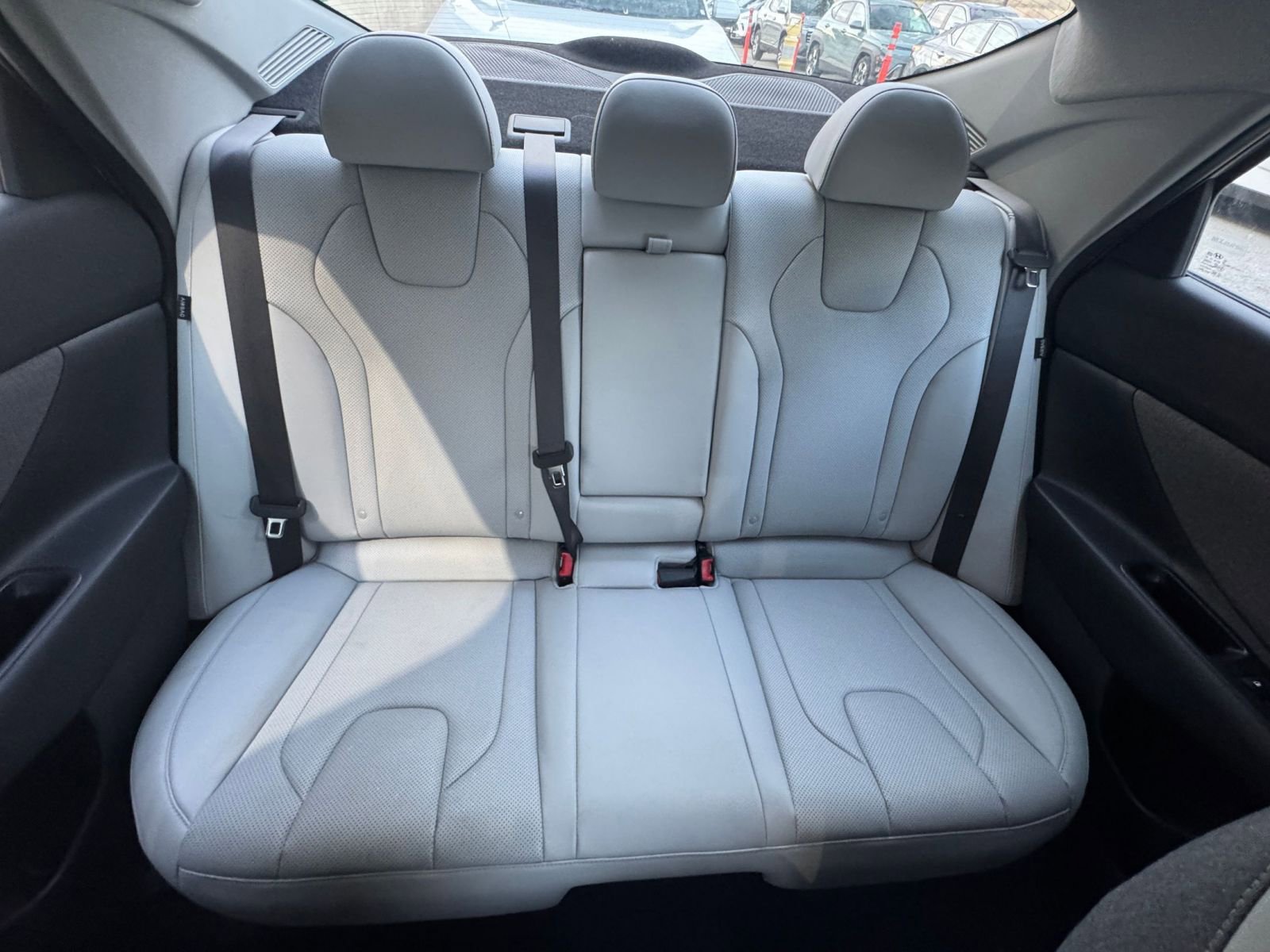 Used 2025 Hyundai Elantra Limited image 40