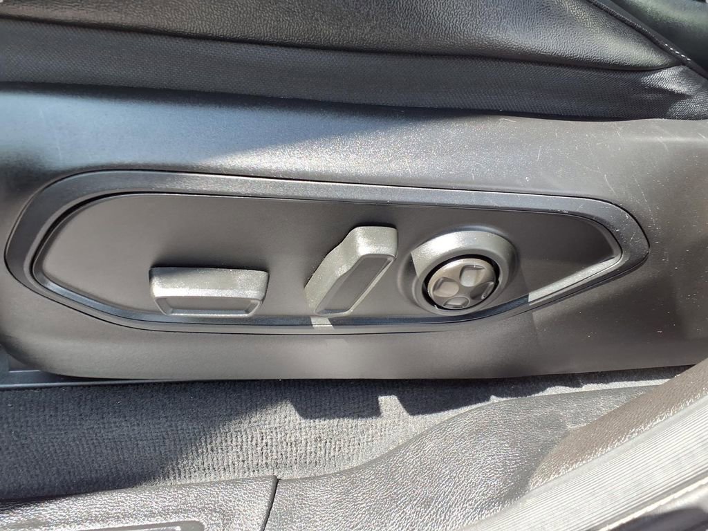 Used 2023 Jeep Grand Cherokee L Limited w/ Luxury Tech Group II image 23