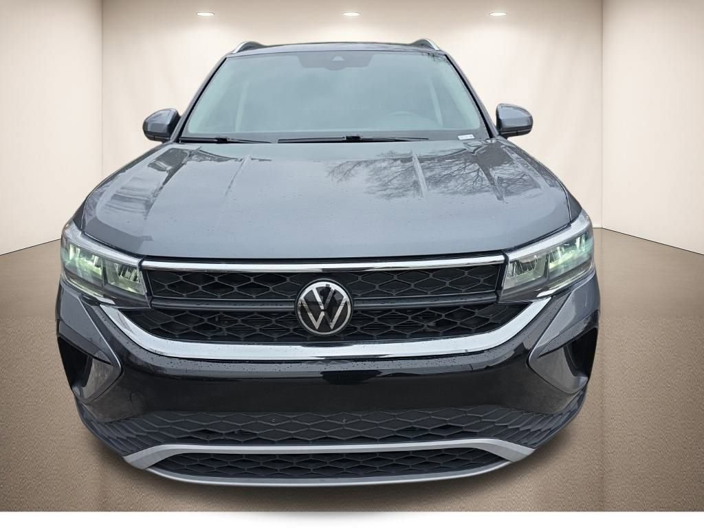 Used 2024 Volkswagen Taos SE image 9