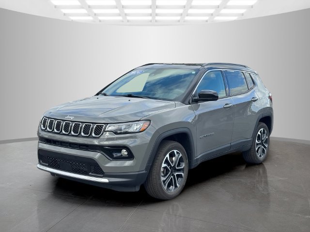 Certified 2024 Jeep Compass Limited AWD/4WD image 3