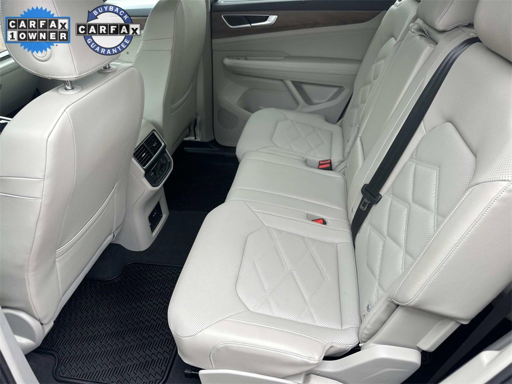 Used 2024 Volkswagen Atlas SE w/ Black Wheel Package image 16