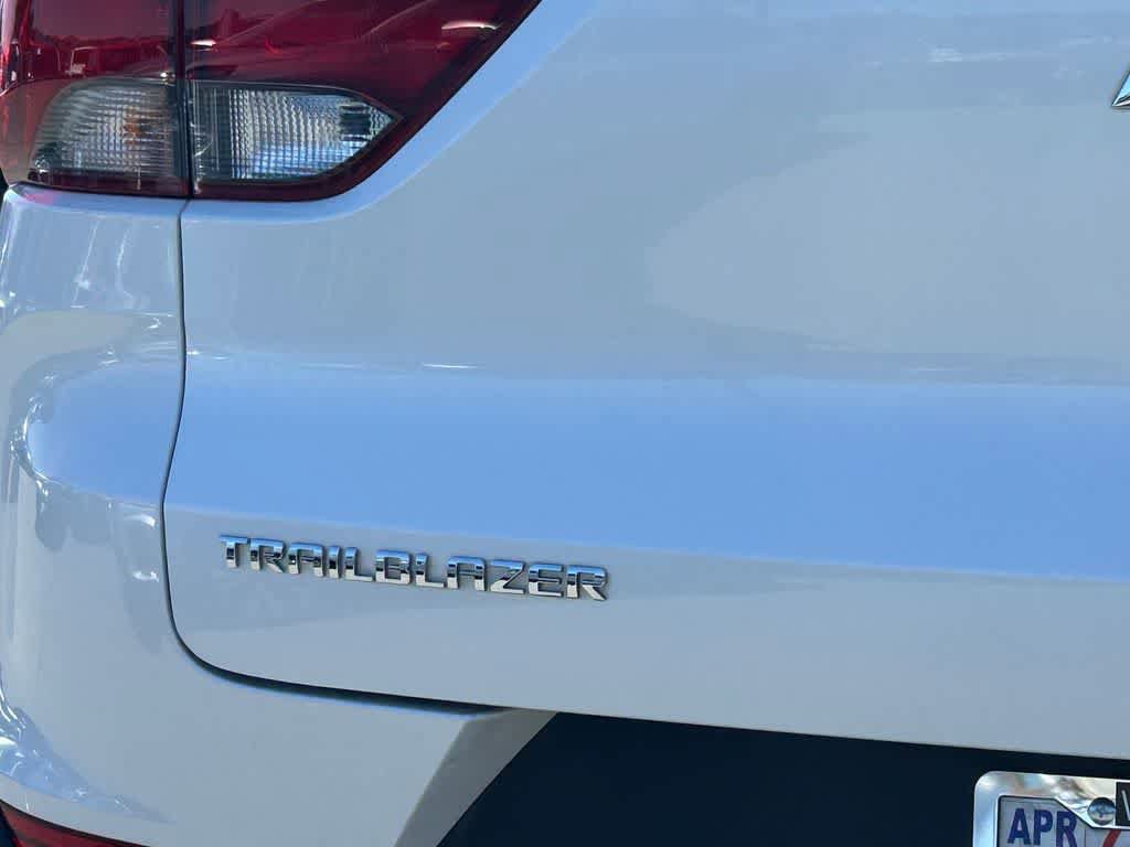 Used 2021 Chevrolet TrailBlazer LT w/ Convenience Package image 6