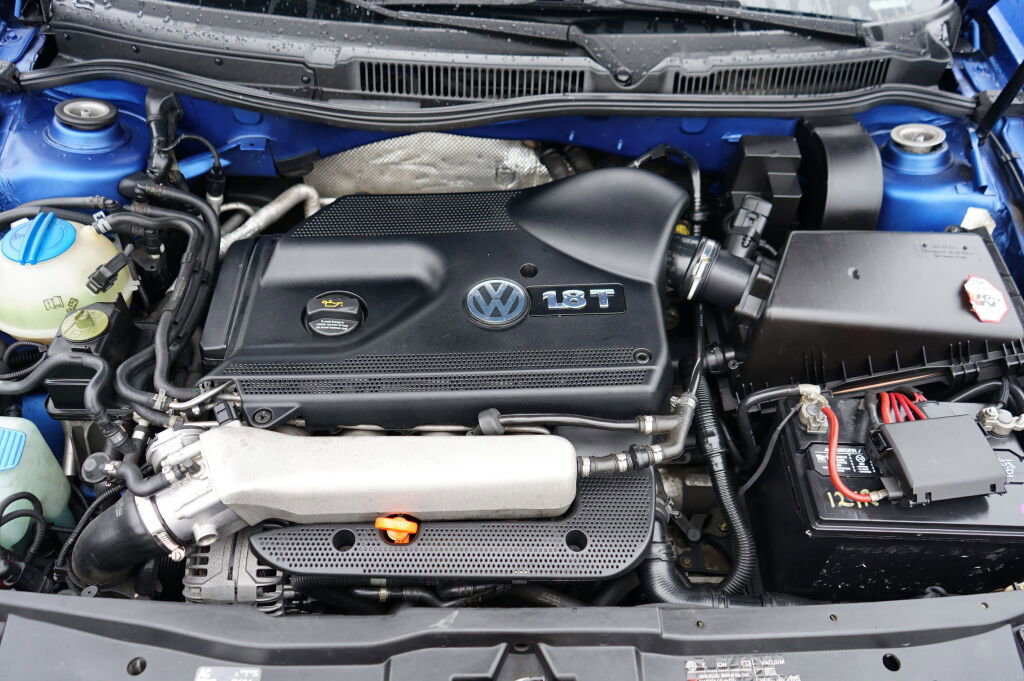 Used 2005 Volkswagen Jetta GLI image 9