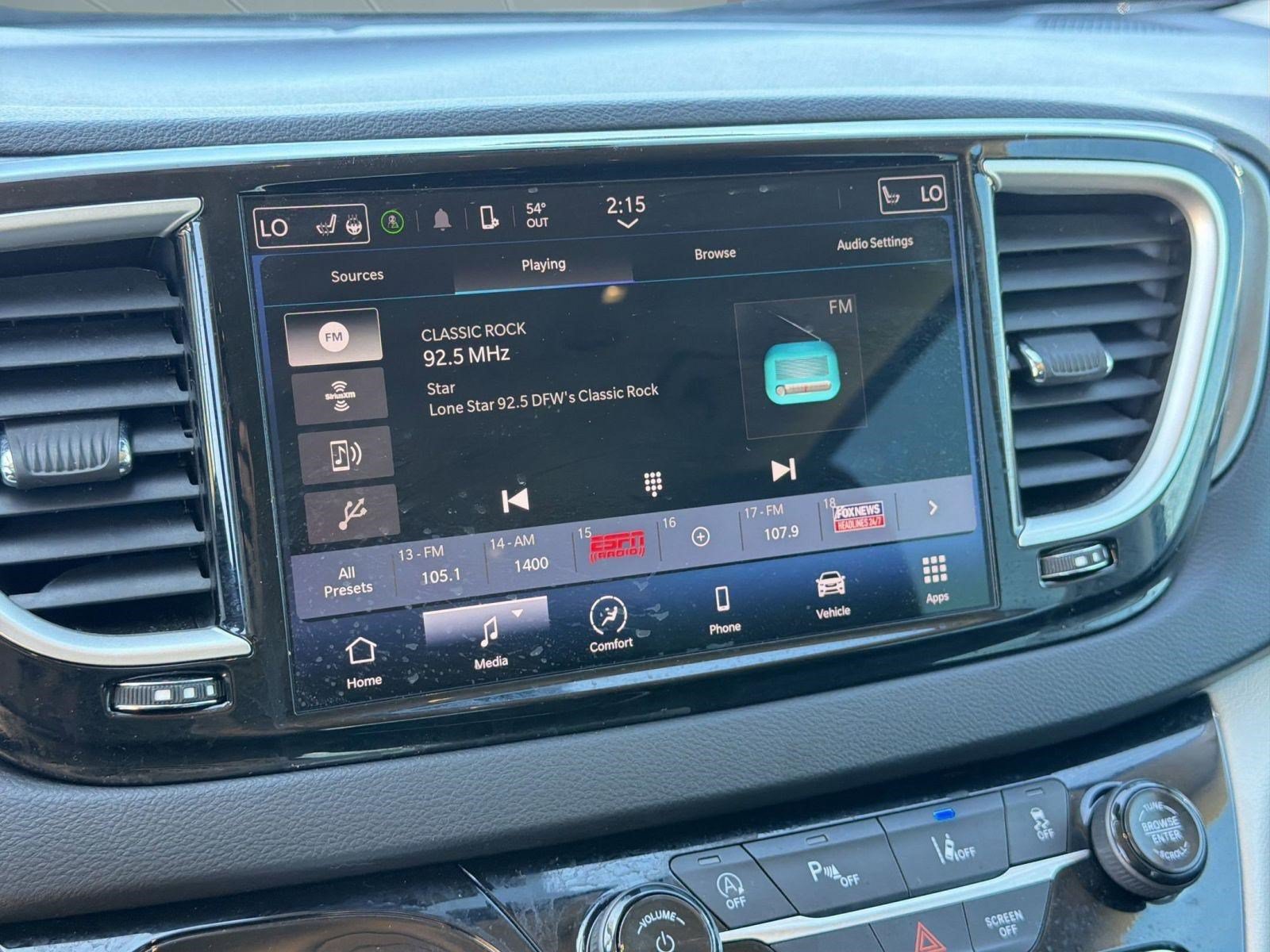 Certified 2024 Chrysler Pacifica Touring-L FWD image 23