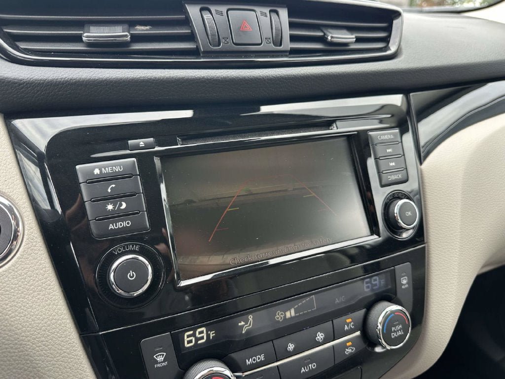 Used 2020 Nissan Rogue Sport SV AWD/4WD image 18