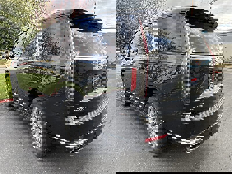 Used 2021 Cadillac Escalade Premium Luxury w/ LPO, Illumination Package image 9