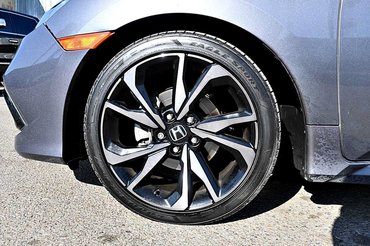 Used 2019 Honda Civic Sport image 7