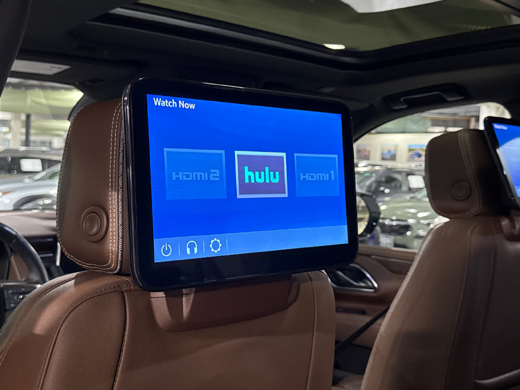 Used 2024 Chevrolet Suburban High Country w/ Advanced Technology Package AWD/4WD image 24