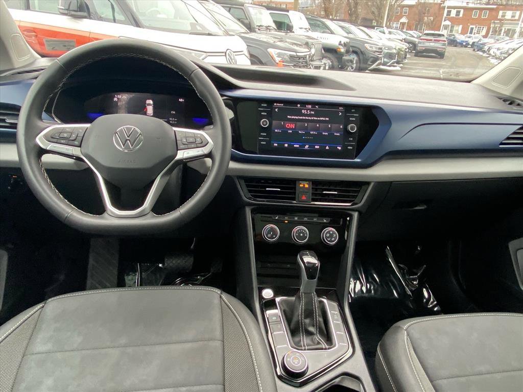 Certified 2023 Volkswagen Taos SE w/ Panoramic Sunroof Package image 12